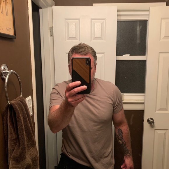 Meet your Posher, Kurtis - Picture 4 of 5